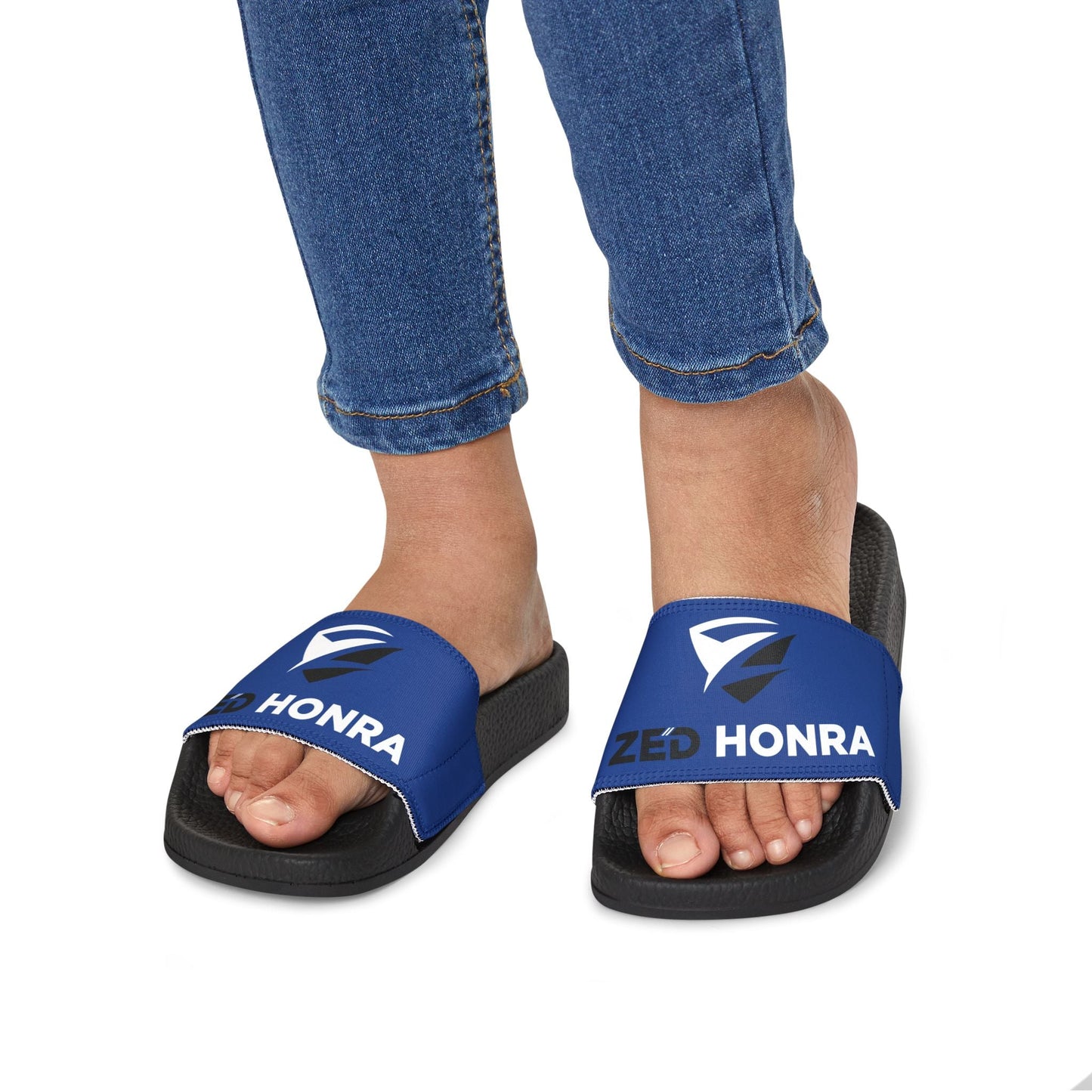 Zed Honra youth sandals in blue – worn by child, front view
